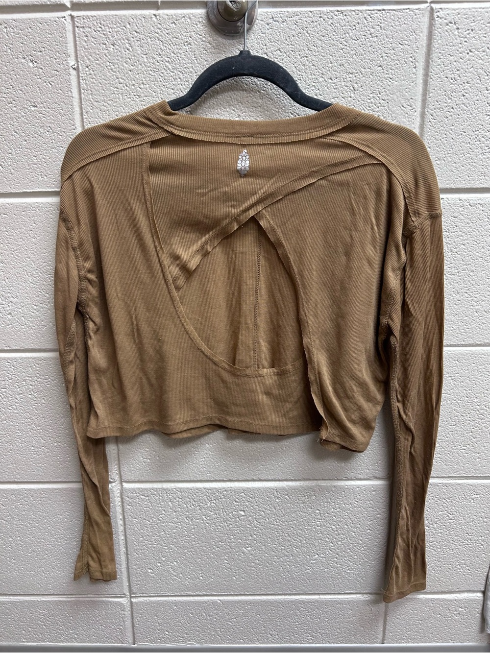 FP Movement Women's Open-Back Long Sleeve Crop Top - Taupe